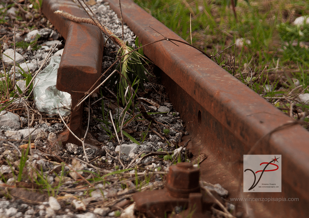 Binari arrugginiti, Polla( SA).