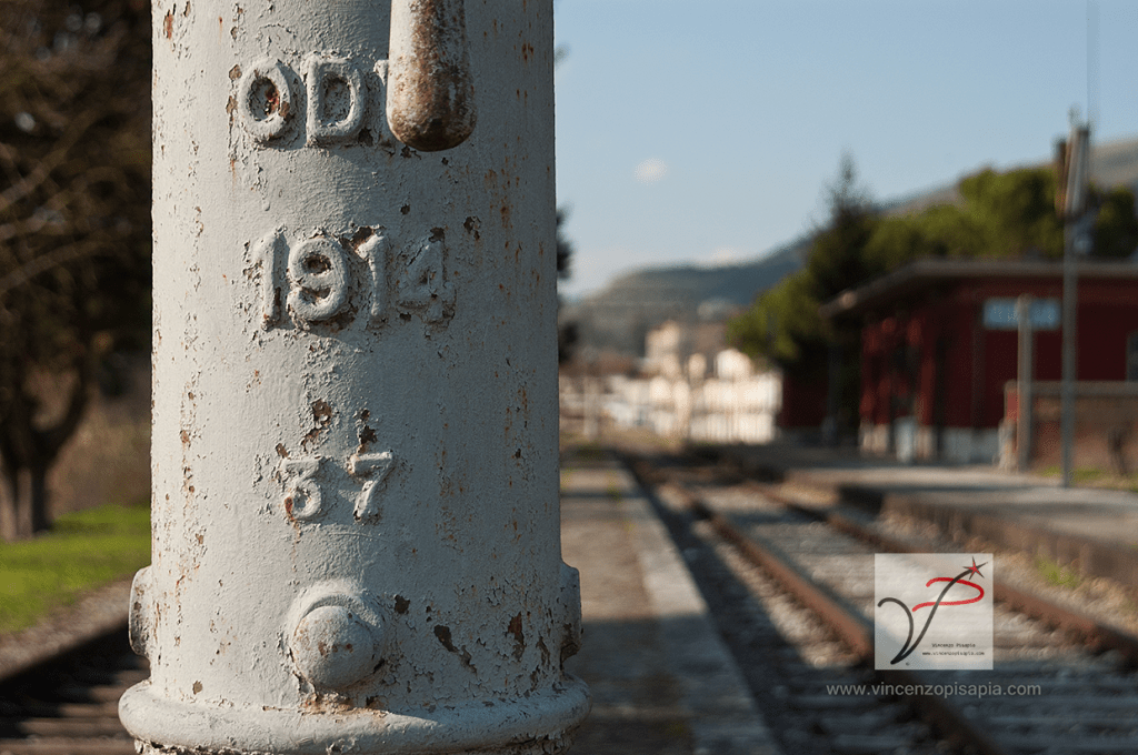 Palo ferroviario, stazione di Polla (SA).